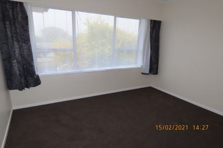 Photo of property in 8 Bodi Place, Te Atatu South, Auckland, 0610