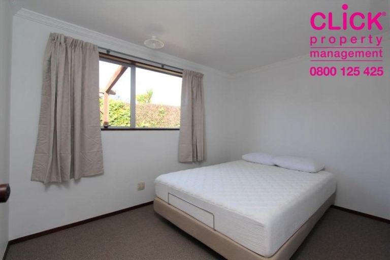 Photo of property in 84a Hargest Crescent, Saint Clair, Dunedin, 9012