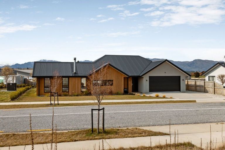 Photo of property in 6 Rua Street, Albert Town, Wanaka, 9305