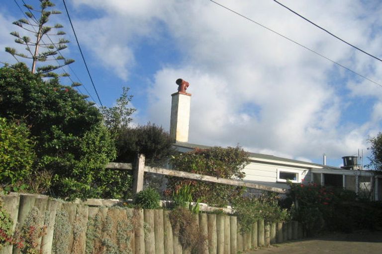 Photo of property in 5 Howard Road, Point Howard, Lower Hutt, 5013