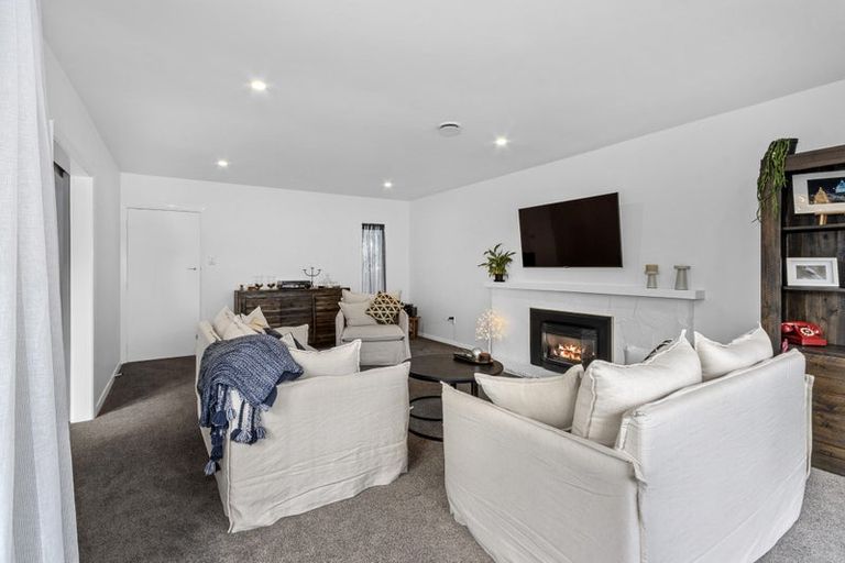 Photo of property in 17a Dinton Street, Russley, Christchurch, 8042