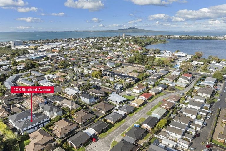 Photo of property in 10b Stratford Avenue, Milford, Auckland, 0620