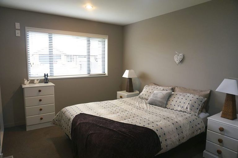 Photo of property in 3 Woodhaven Place, Parklands, Christchurch, 8083