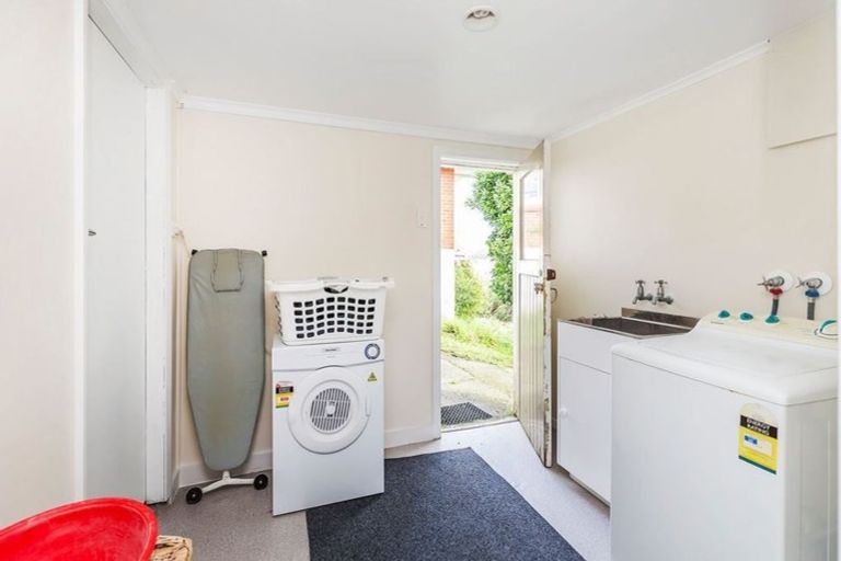 Photo of property in 17 Handyside Street, Tawa, Wellington, 5028