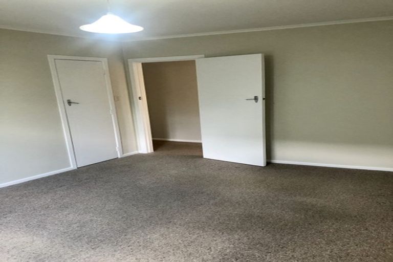 Photo of property in 199 Chivalry Road, Glenfield, Auckland, 0629