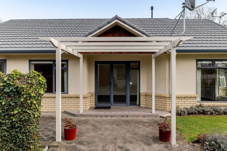 Photo of property in 14 Winston Avenue, Hokowhitu, Palmerston North, 4410