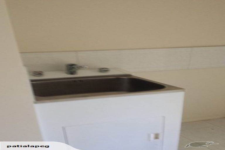 Photo of property in 68a Bradbury Road, Botany Downs, Auckland, 2010