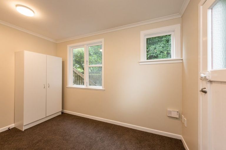 Photo of property in 58 Garden Road, Northland, Wellington, 6012