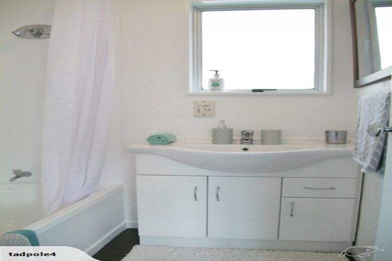 Photo of property in 24 Garton Drive, Massey, Auckland, 0614