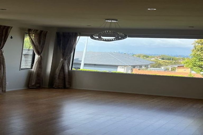 Photo of property in 35 Cityview Place, Massey, Auckland, 0614