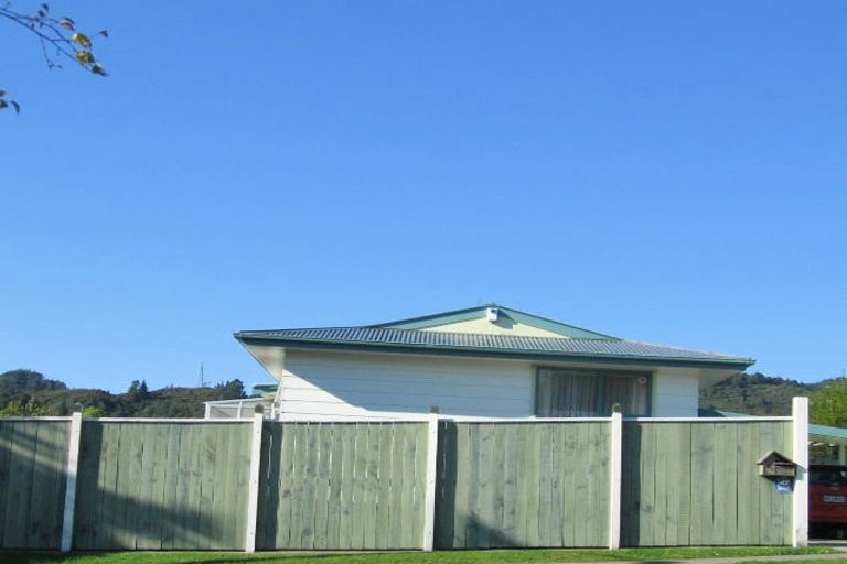 Photo of property in 107 Holborn Drive, Stokes Valley, Lower Hutt, 5019