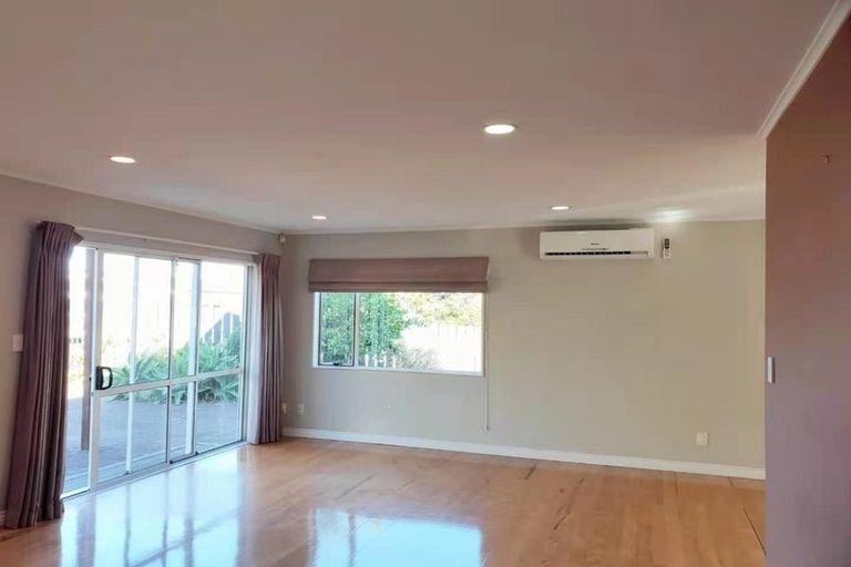 Photo of property in 1/227 Sunset Road, Sunnynook, Auckland, 0632