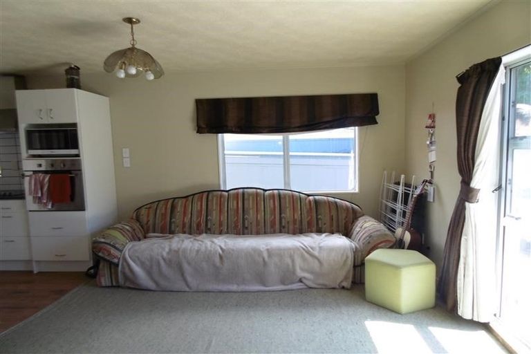 Photo of property in 2/34b Helena Street, Massey, Auckland, 0614