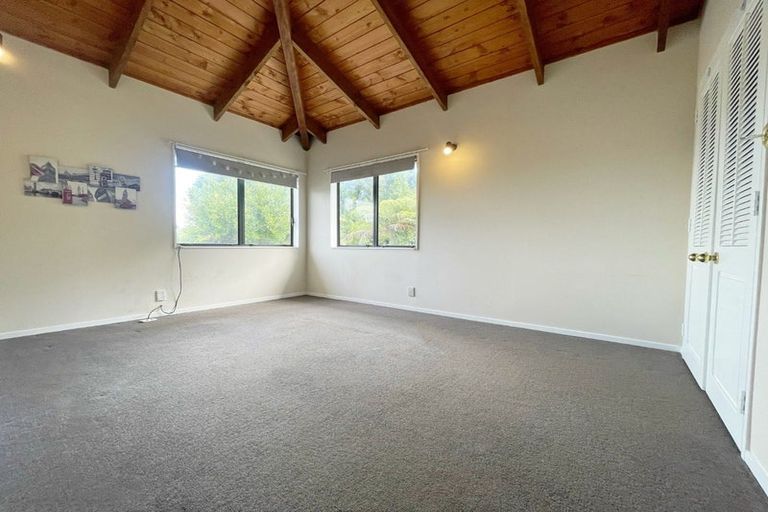 Photo of property in 25 Calman Place, Chatswood, Auckland, 0626