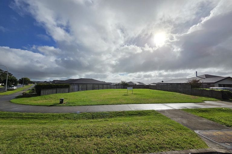 Photo of property in 81 Mclarin Road, Glenbrook, 2681