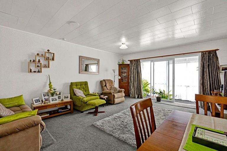 Photo of property in 61 Murray Avenue, Hawera, 4610