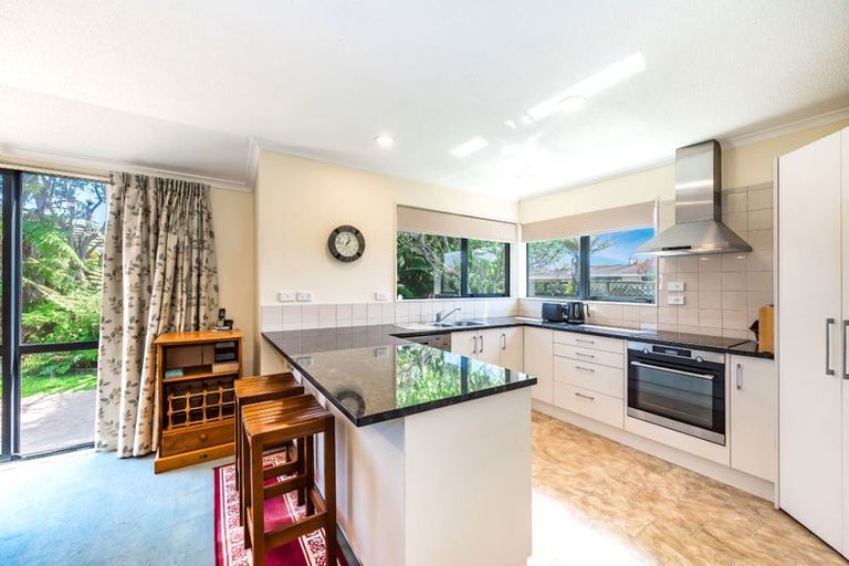 Photo of property in 2 Charnwood Grove, Waikanae, 5036
