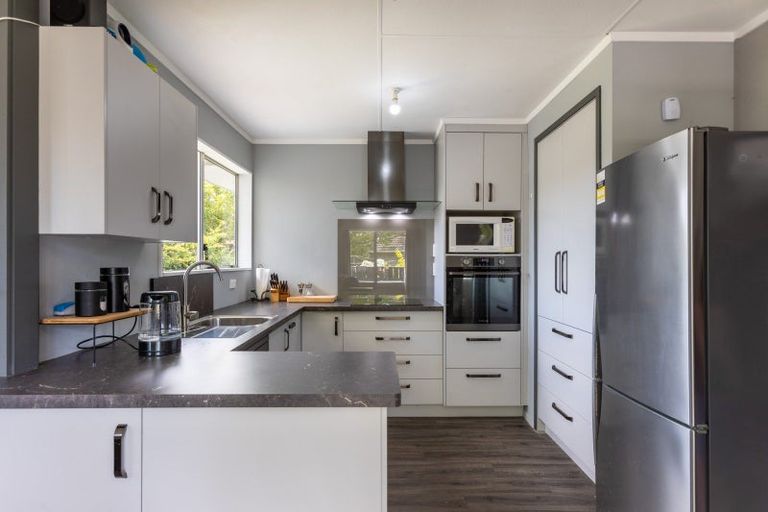 Photo of property in 90 Fergusson Street, Woodville, 4920