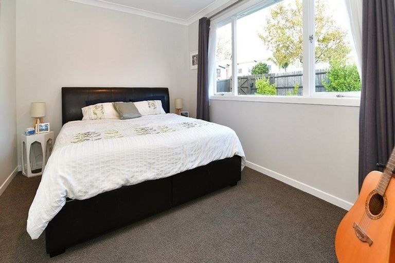 Photo of property in 57 Rosedale Road, Pinehill, Auckland, 0632