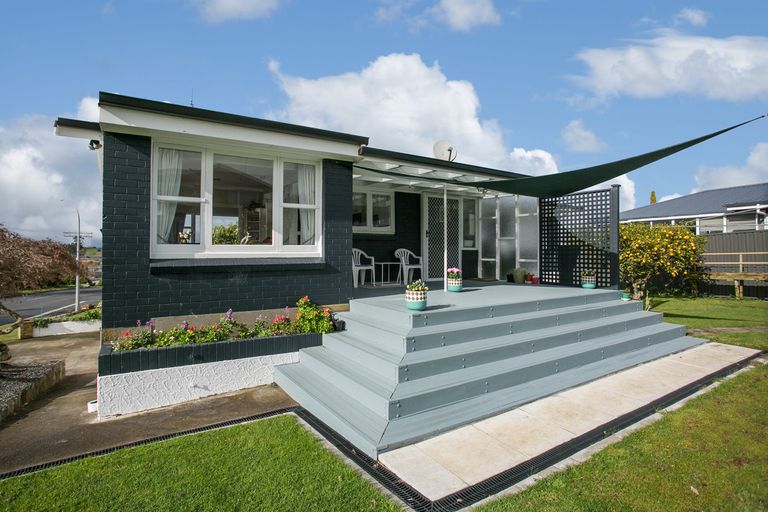 Photo of property in 2 Mountain View Drive, Te Awamutu, 3800