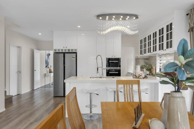Photo of property in 30 Rosewell Crescent, Flat Bush, Auckland, 2019