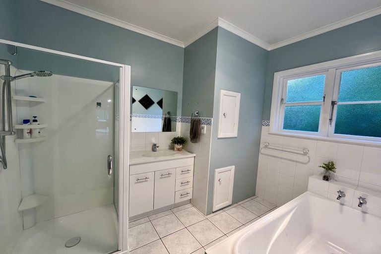 Photo of property in 14 Cecil Road, Tawa, Wellington, 5028