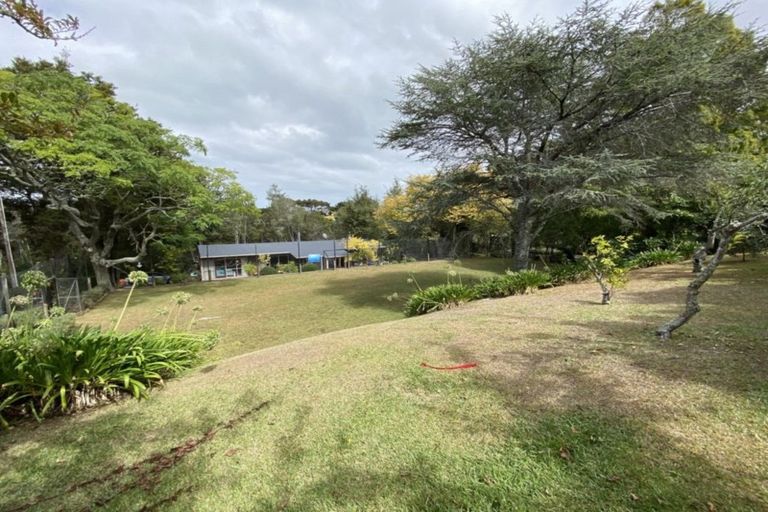 Photo of property in 69 Pupuke Road, Birkenhead, Auckland, 0627