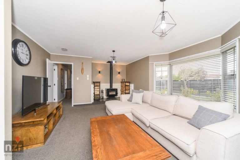 Photo of property in 32 Ferndale Place, Feilding, 4702