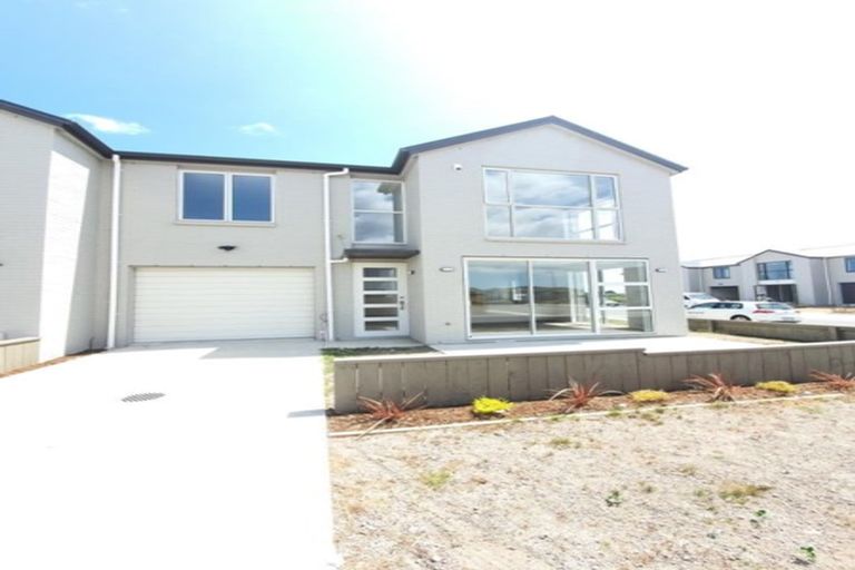 Photo of property in 10 Kapia Drive, Takanini, 2112
