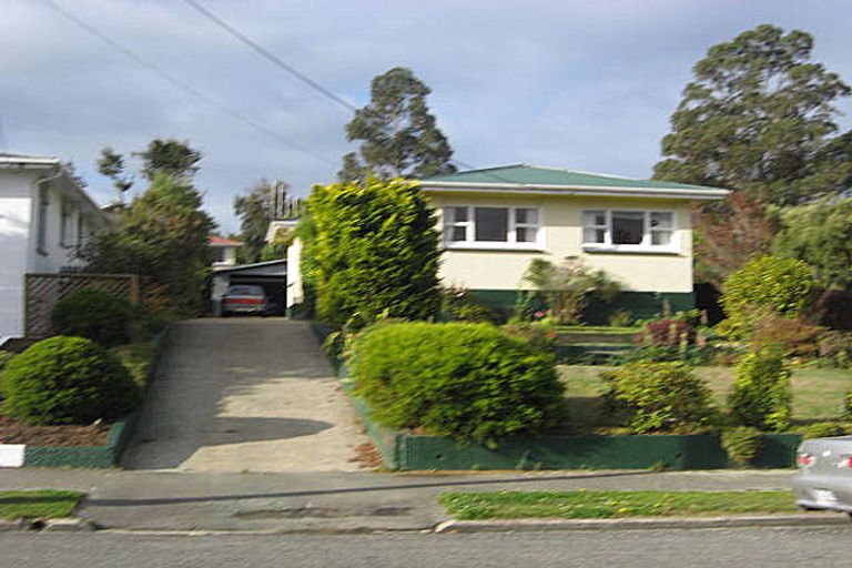 Photo of property in 20 Oxford Street, Holmes Hill, Oamaru, 9401