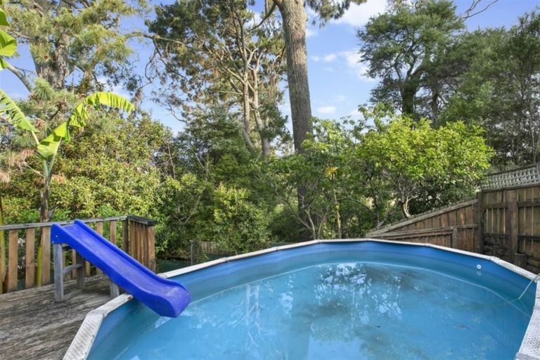 Photo of property in 9 James Scott Place, Te Atatu South, Auckland, 0602