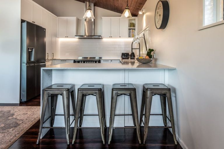 Photo of property in 2/93 Kowhai Road, Mairangi Bay, Auckland, 0630