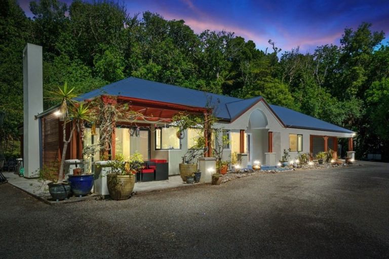 Photo of property in 103 Huia Street, Waikanae, 5391