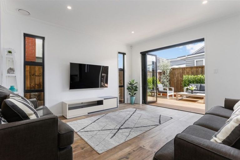 Photo of property in 32 Tuatua Road, Hobsonville, Auckland, 0616