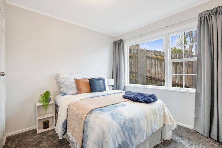 Photo of property in 117 Conclusion Street, Ascot Park, Porirua, 5024