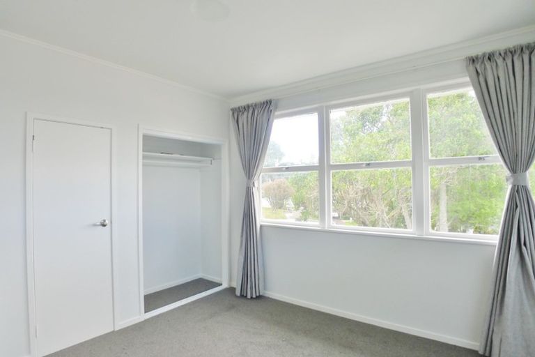 Photo of property in 63 Rehia Road, Massey, Auckland, 0614
