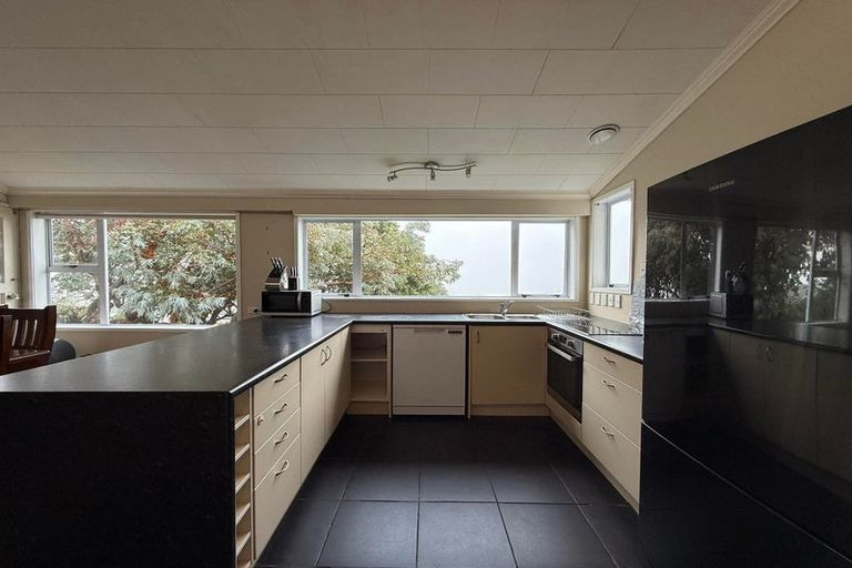 Photo of property in 4 Peach Tree Grove, Maungaraki, Lower Hutt, 5010