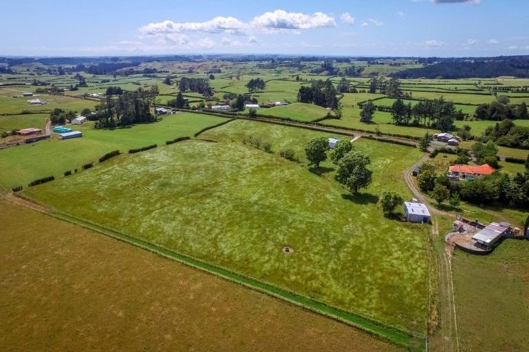 Photo of property in 1250 Mangorei Road, Mangorei, New Plymouth, 4371
