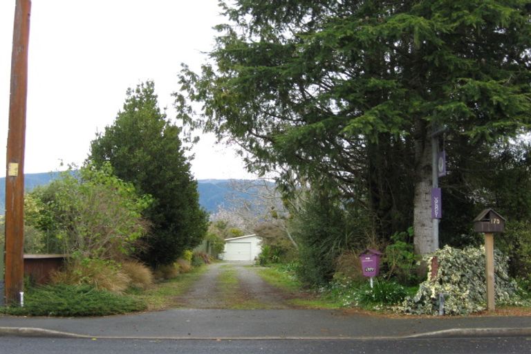 Photo of property in 177 Commercial Street, Takaka, 7110