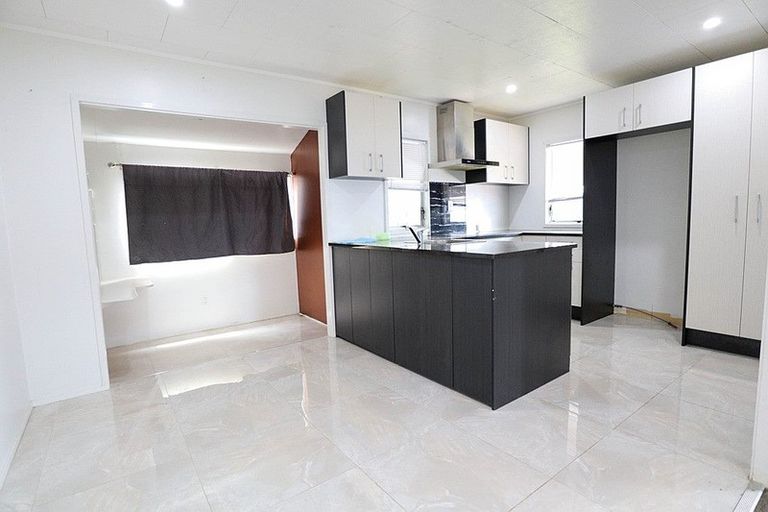 Photo of property in 12 Secretariat Place, Randwick Park, Auckland, 2105