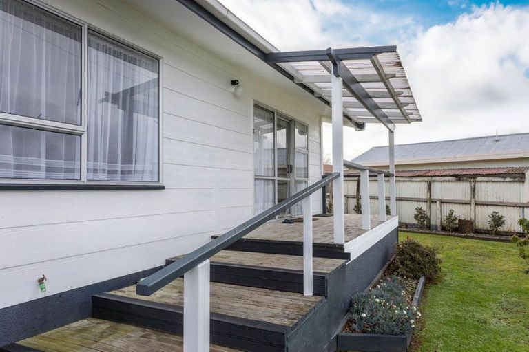 Photo of property in 8 Mccallum Street, Dannevirke, 4930