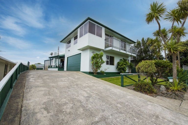 Photo of property in 43 Shortt Street, Foxton Beach, Foxton, 4815