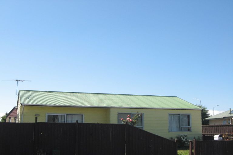 Photo of property in 1/27 Pensacola Crescent, Broomfield, Christchurch, 8042