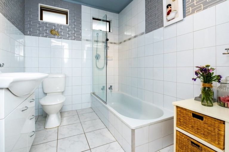 Photo of property in 8 Mckeefry Avenue, Greenmeadows, Napier, 4112