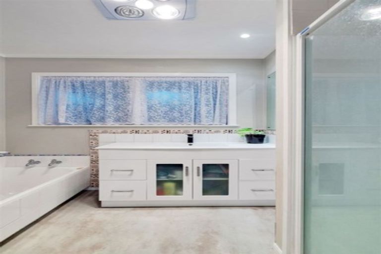 Photo of property in 9 Alf Walker Place, Papakura, 2110