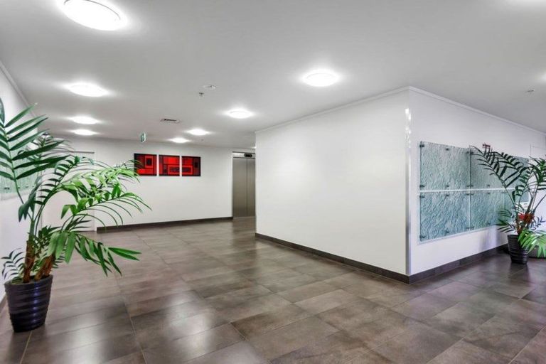 Photo of property in Luna Apartments, 1c/16 Burton Street, Grafton, Auckland, 1010