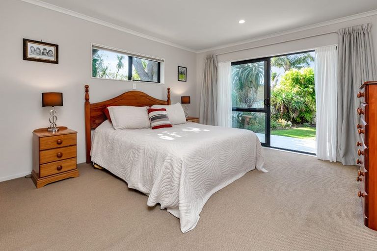 Photo of property in 55 Pyle Road West, One Tree Point, 0118