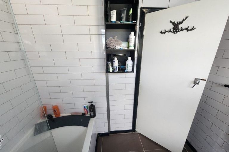 Photo of property in 2 Mahoe Street, Levin, 5510