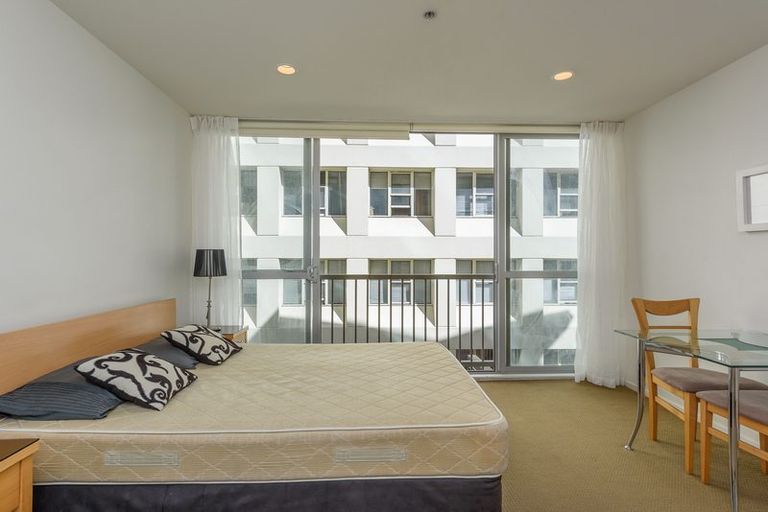 Photo of property in Terrace Heights Apartments, 2/163p The Terrace, Wellington Central, Wellington, 6011