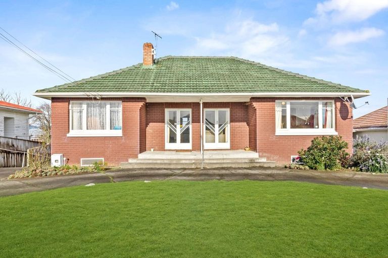 Photo of property in 27 Graham Street, Levin, 5510